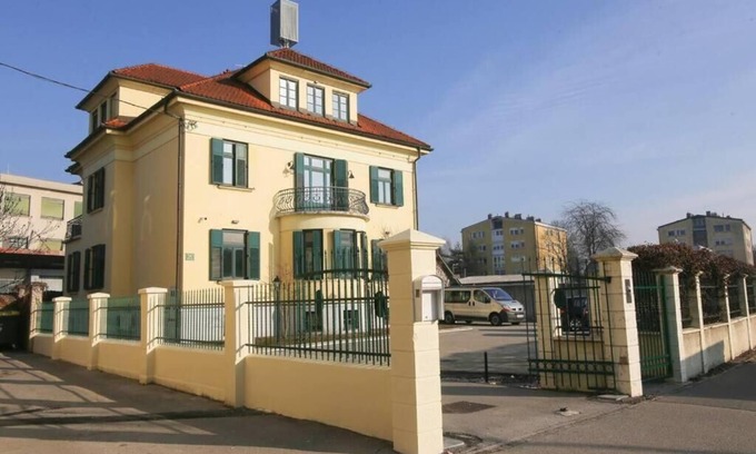 Ljubljana Apartamento | Budget room Hotel Vila Katrca