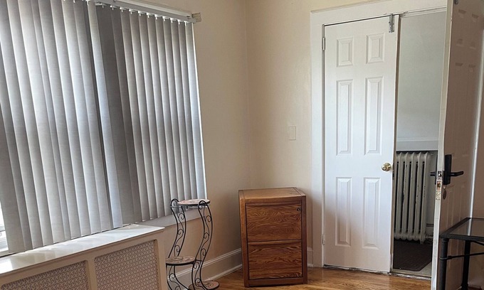 New Rochelle Apartamento | Budget Smart, Tranquil, stylish & practical furnished apartment away from home