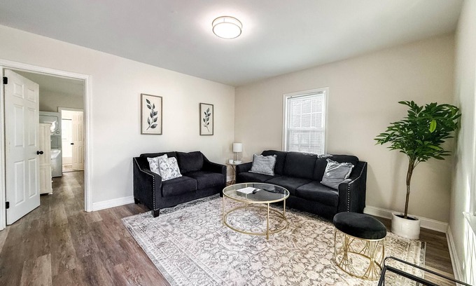 East Durham Condominio | Budget studio in the heart of Durham
