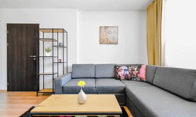 Mladost Apartamento | Budget+Work-Friendly Apartment near Business Park
