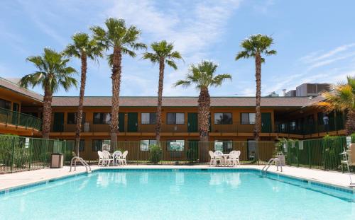 Yuma Hotel | Budgetel Inn & Suites