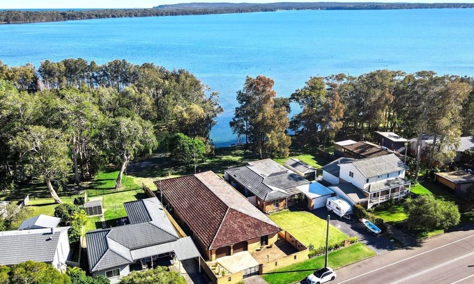 Budgewoi Casa | Budgewoi Waterfront Haven