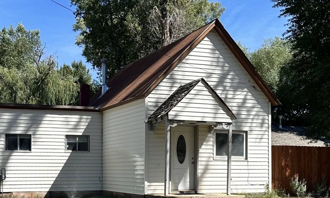 Buena Vista Casa | Buena Vista - 1 min to Mcphelemy Park - 2 min walk to downtown - Creek in back!