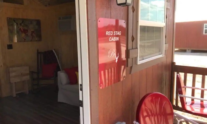 Evant Cabina | Buena Vista Wildlife Safari- Red Stag Cabin