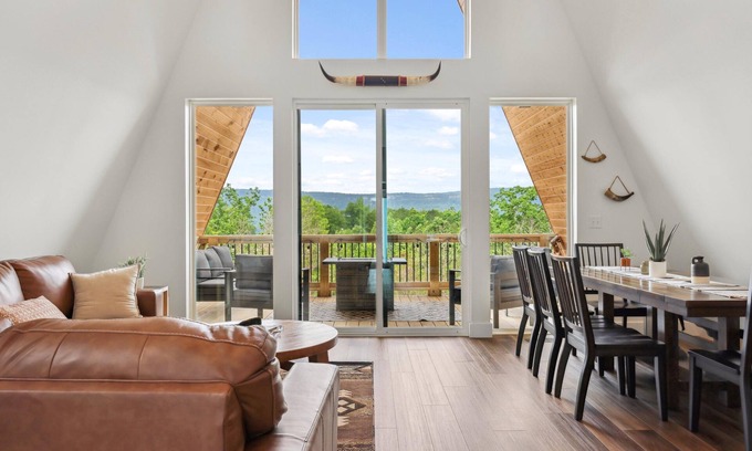 Chattanooga Valley Cabina | Buffalo Bluff | Western A-frame Cabin | Bluff Views!