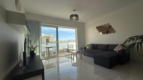 Bugibba Apartamento | Bugibba modern spacious 2 bedroom apartment with parking