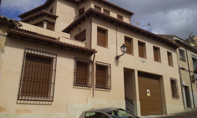 Centro de Toledo Casa | EDIFICIO CENTRO CASCO HISTORICO, ENTRE CATEDRAL Y RIO. 12-26 personas.