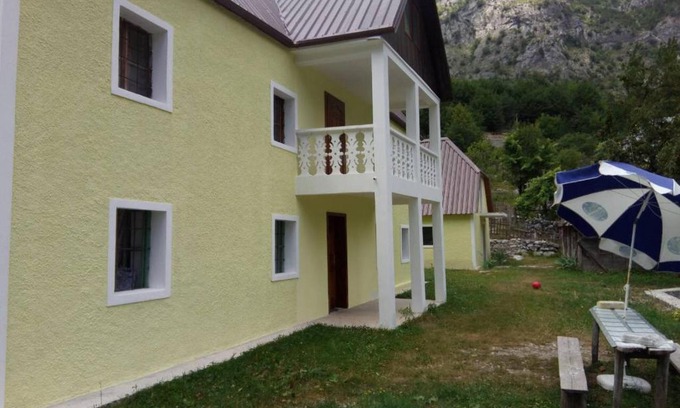 Kukes County Cabina | Bujtina Ahmetaj