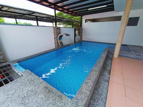 Bukit Baru Casa | Bukit Beruang 366D Family Home - Private Pool