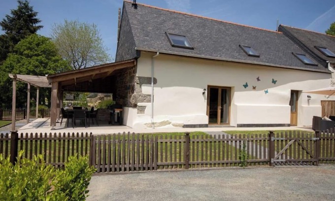 Bulat-Pestivien Casa | Bulat-Pestivien Retreat with 4 spacious Bedrooms