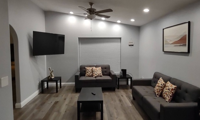 Holiday Shores Casa | Bullhead and Laughlin retreat