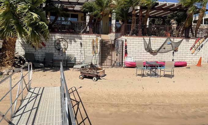 Bullhead City Casa | Sandy Beach, Alquiler y Bullhead City Riverfront 4 Dormitorio 3 Baños W / muelle privado