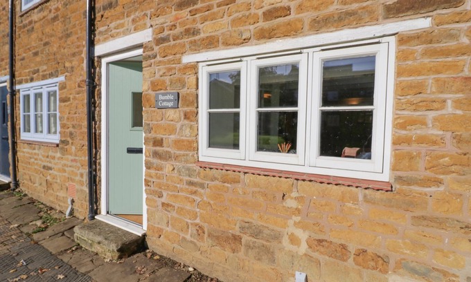 Sibford Gower Cabaña | BUMBLE COTTAGE, family friendly, with open fire in Tysoe