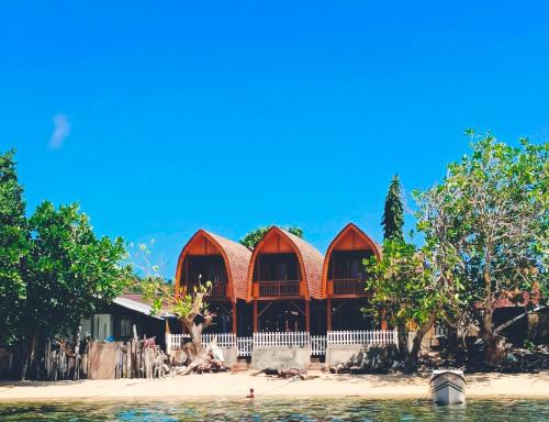 Bunaken Complejo | Bunaken 18 Diving Resort and Cafe