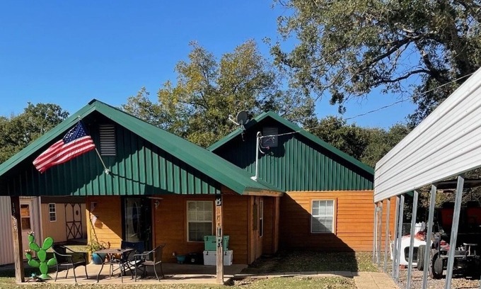 Kingston Cabina | Buncombe Creek Lakehouse Cabin at Lake Texoma