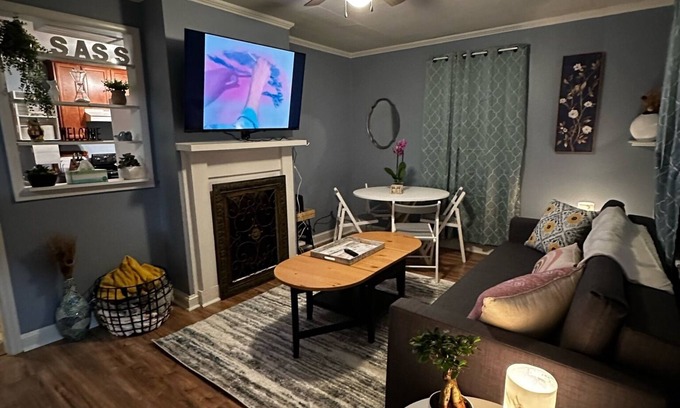 Dilworth Casa | {Bunga-YOLO} Fun and Games in CLT's Best Neighborhood. Hot Tub NEW and working!