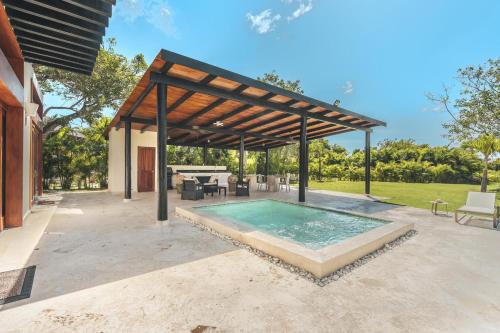 Punta Cana Casa | Bungallow with 3BR pool and bbq in Green Village