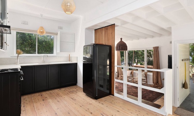 Avalon Beach Casa | Bungalow 127 at Avalon pde, 800m walk to beach