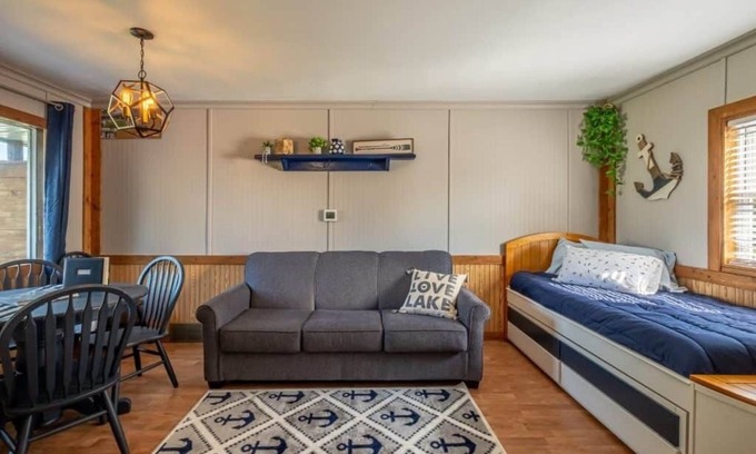 West Okoboji Casa | Bungalow 3: Anchor Away Bungalow