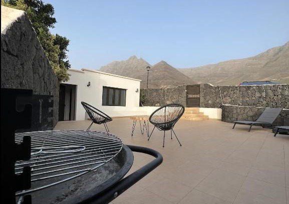 Urbanización Famara Casa | BUNGALOW APARTAMENTO SOL