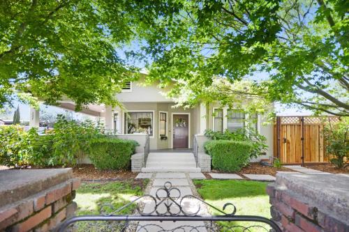 Sonoma Casa | Bungalow At Sonomas Historic Plaza! - Includes Wine Tasting Passport