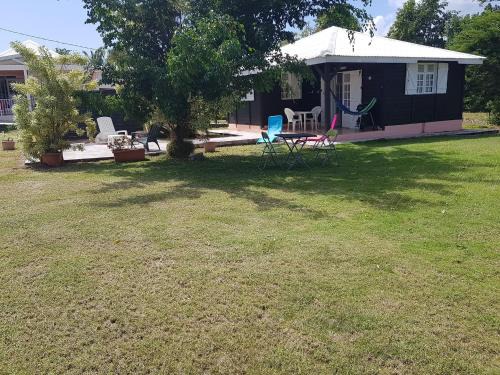 Sainte-Anne Casa | BUNGALOW BASSIN TROUVE