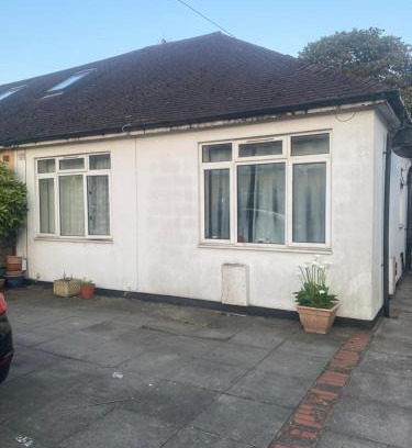 Northolt Mandeville Apartamento | Bungalow