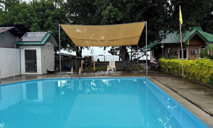 Catarman Casa | Bungalow house by the shoreline best for group of friends or family vacation.