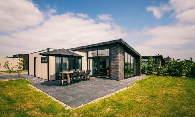 Herkingen Casa | Bungalow in Herkingen between nature reserve