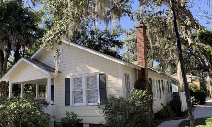 Historic District Casa | Bungalow in the Historic District-walking distance to downtown & the waterfront!