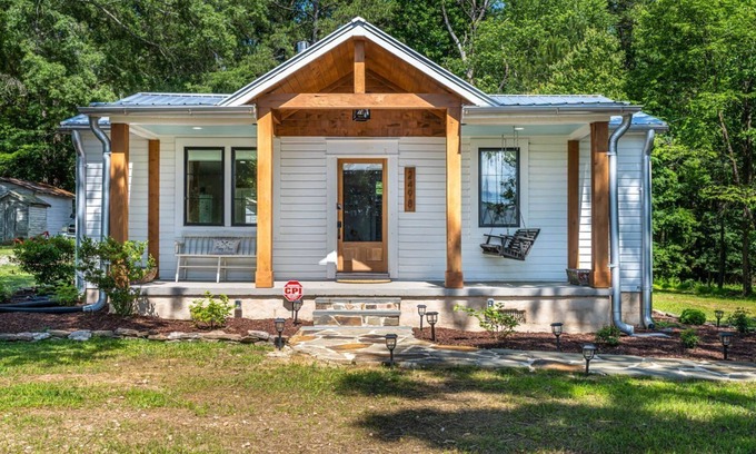 New Hill Casa | Bungalow Near Jordan Lake, NC