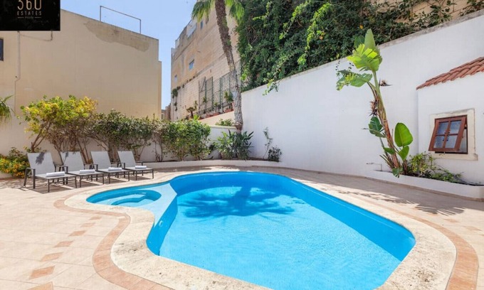 Ta' Giorni Villa | Bungalow villa with SUPER POOL AREA with WIFI & AC