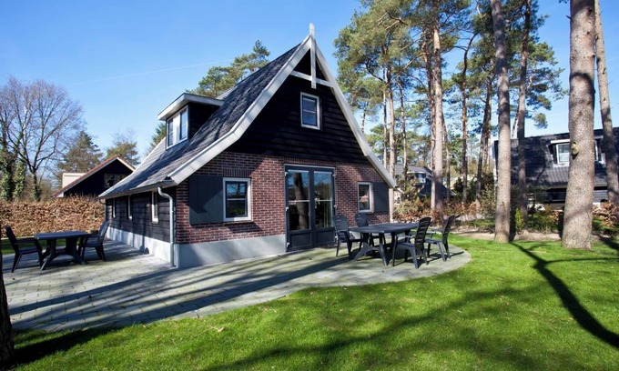 Schaarsbergen Casa | Bungalow with 4 bedrooms and a terrace