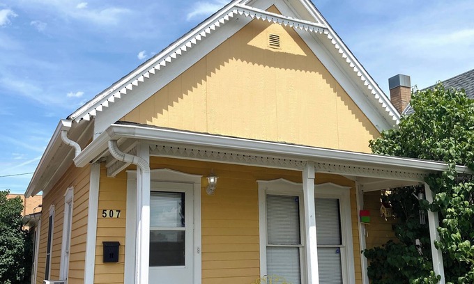 Great Falls Casa | Bungalow with Covered Font Porch.