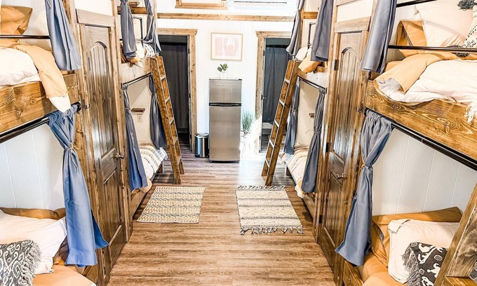 Marble Falls Cabina | Bunk Cabin at Glamping Ranch