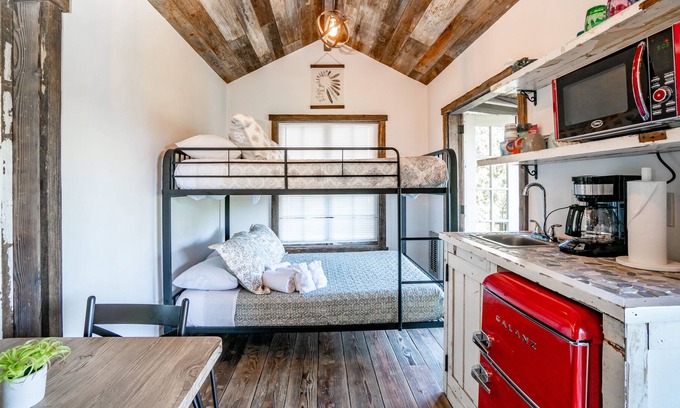 Carmel Alquiler De RV | Bunk House w/ Luxury Tent