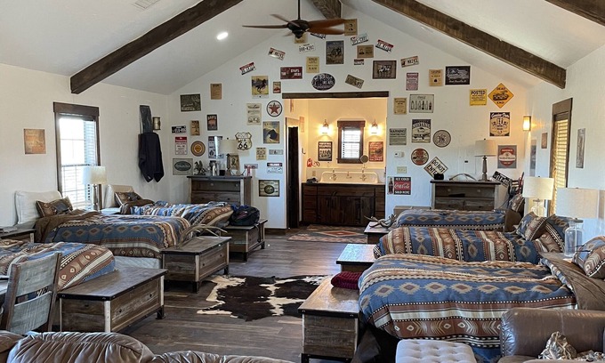 Guthrie Cabina | Bunkhouse in Texas ranch country