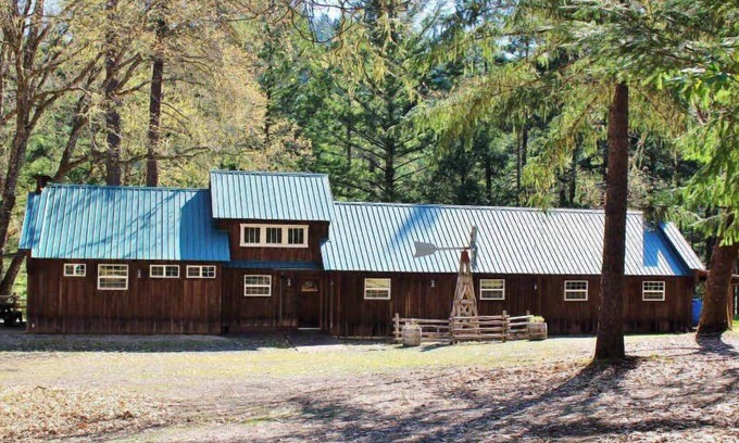 Selma Cabina | Bunkhouse Sleeps 20 Weddings Reunions WiFi