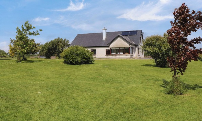 Inishmacatreer Casa | BUNNY LANE, family friendly in Ballycarra, County Mayo
