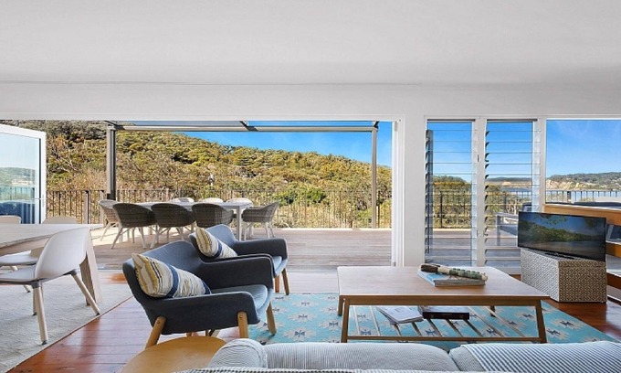 North Avoca Casa | BUONA VISTA | Views, short walk to beach | Accom Holidays
