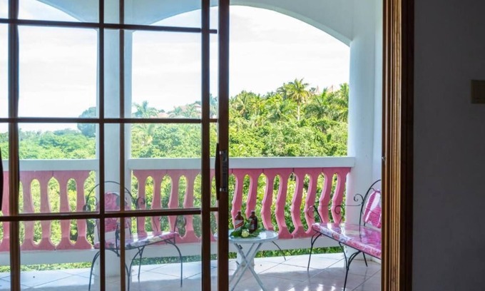 IronShore Estates Villa | BurgAnn Villa
