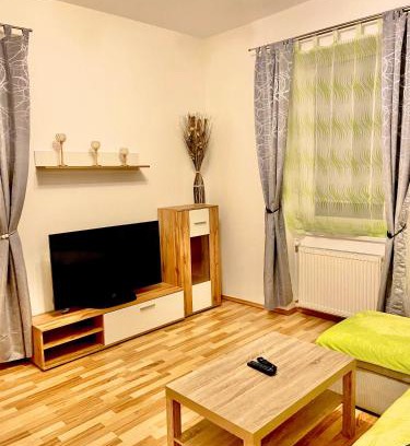 Seebenstein Apartamento | Burgblick Apartment- 60qm, Küche, Waschmaschine, Streamingdienste