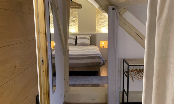 Savigny-les-Beaune Casa | Burgundy house and dovecote in the heart of a magnificent wine village