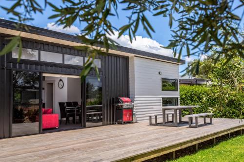 Martinborough Casa | Burgundy Place