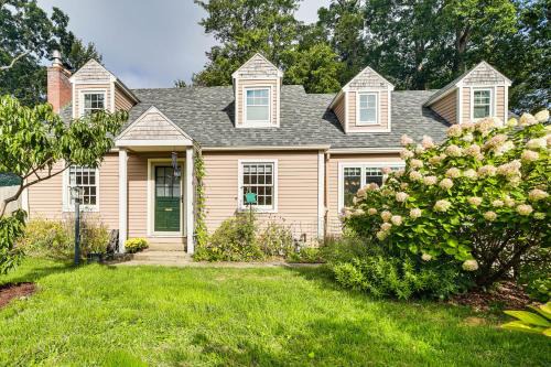New North End Casa | Burlington Escape By Lake Champlain and Bike Path