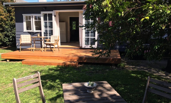 Burrill Lake Cabaña | Burrill Lake View Holiday Cottage