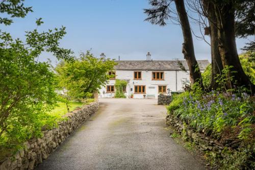 Kendal Casa | Burrow Cottage