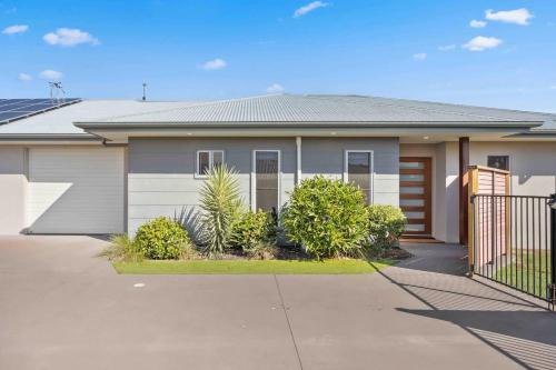 Traviston Casa | Burrum Heads Beauty 2 Streets from the Beach
