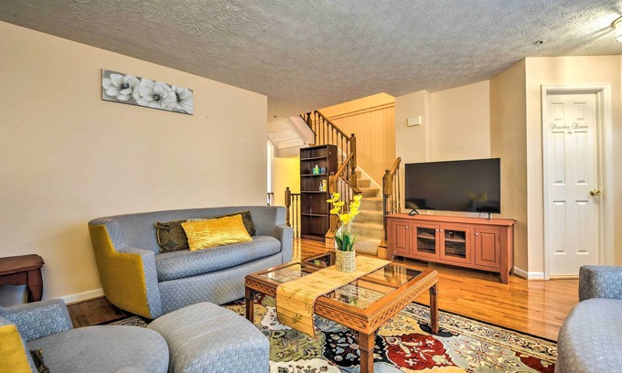 Burtonsville Casa | Burtonsville Townhome 20 Mi to DC!