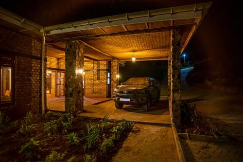 Western Region Cabina | Burunga Gorilla Lodge